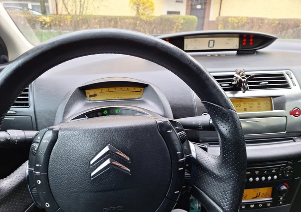 Citroen C4 cena 8500 przebieg: 234000, rok produkcji 2005 z Biała małe 301